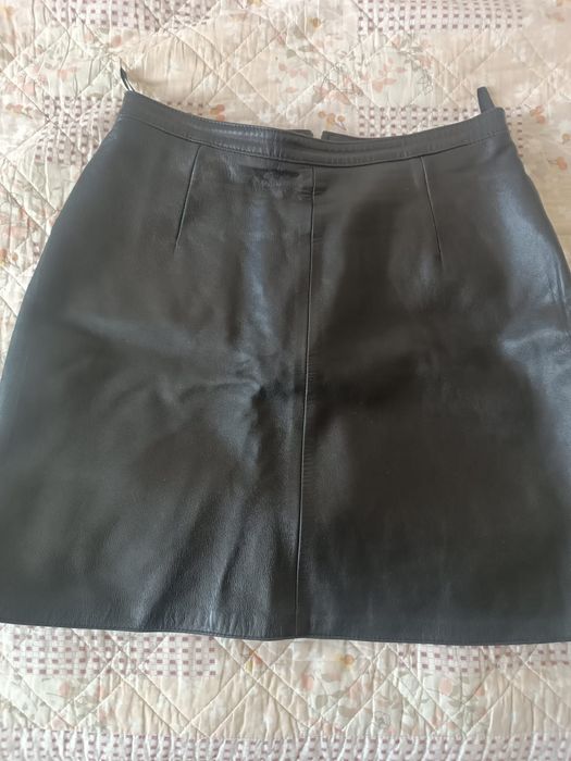 Чёрная кожаная юбка