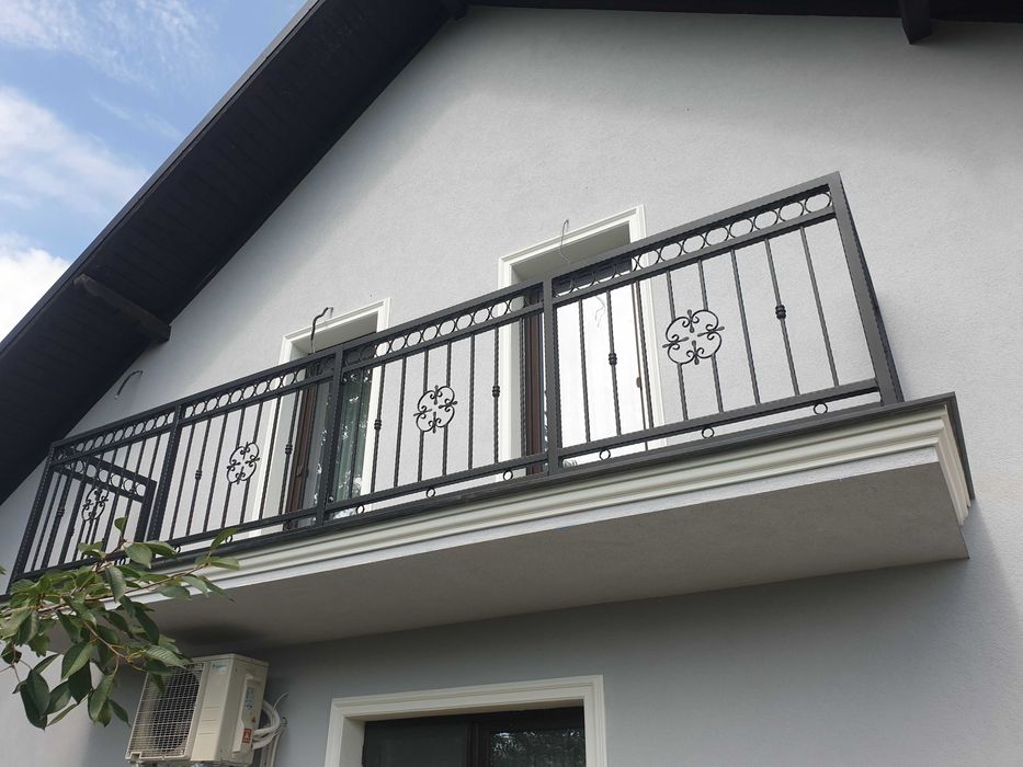 Execut pe comanda garduri,porti,balustrade...confectii metalice usoare