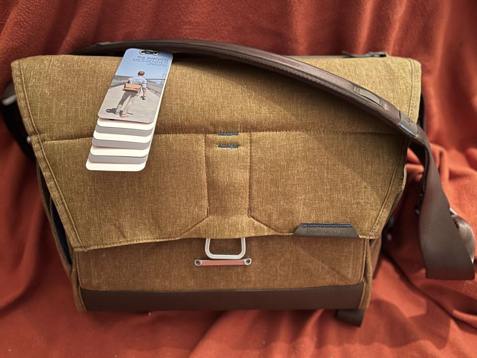 Geanta foto/laptop Peak Design Everyday Messenger BROWN