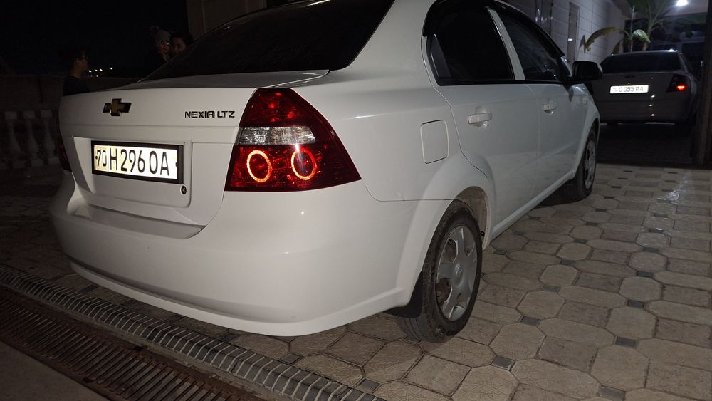 Нексия 3 сотилади