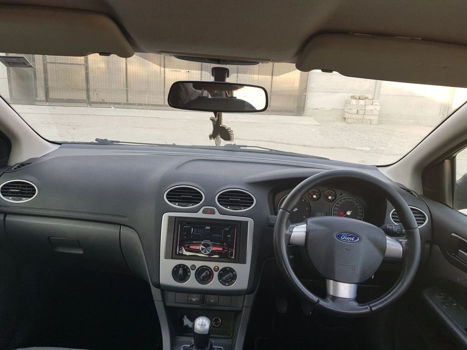 Diferite culori /Usa dreapta fata/Usa stanga spate/ Bara spate/ Haion cu luneta Ford Focus 2 2005 hatchback