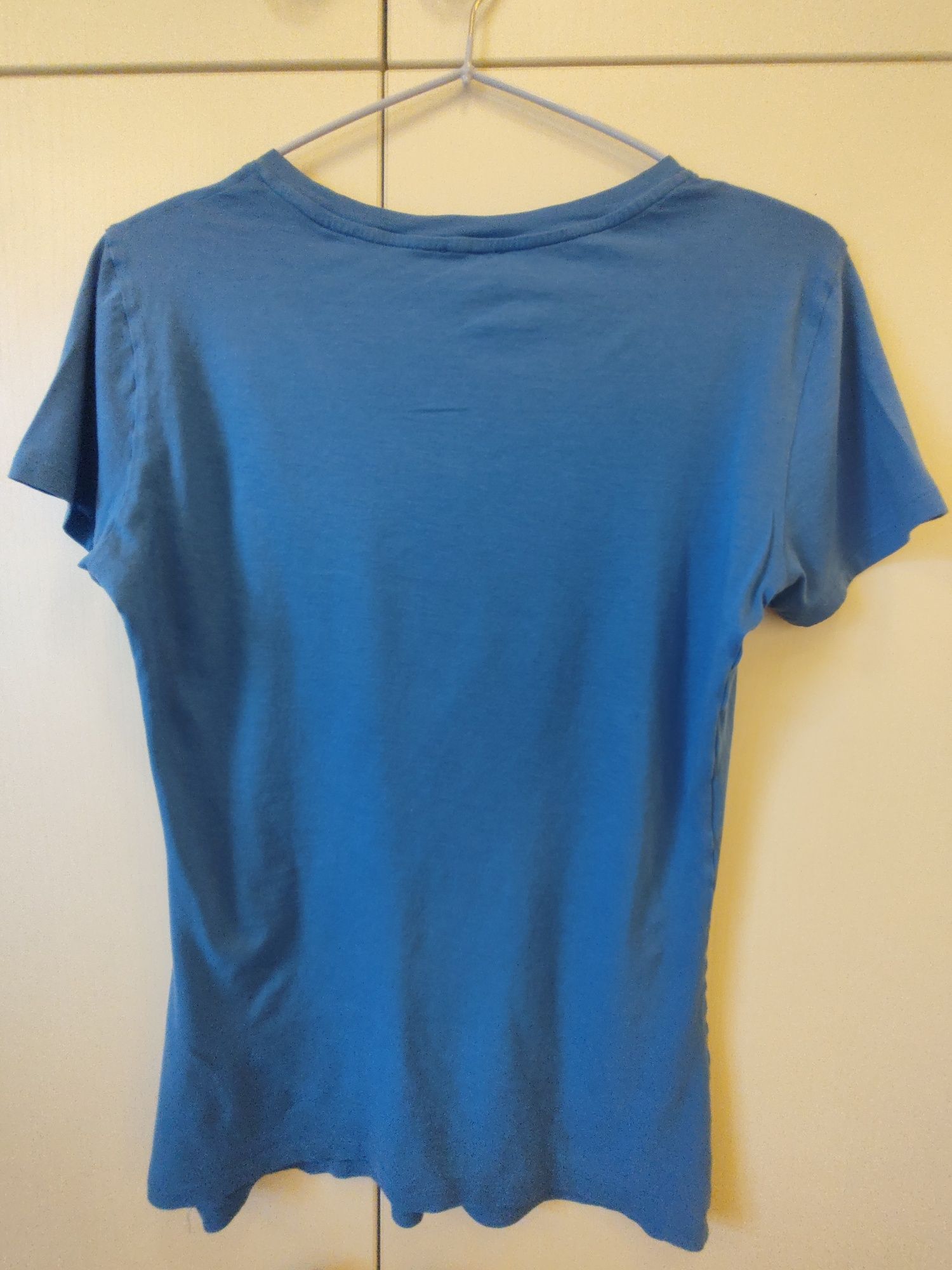 Оригинална тениска Armani Jeans – M (42), дамска, като нова