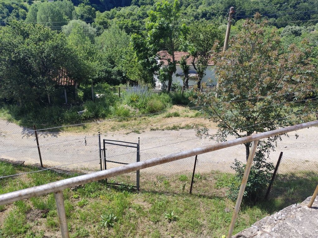 Къща в с.Пищане с уникална панорама!
