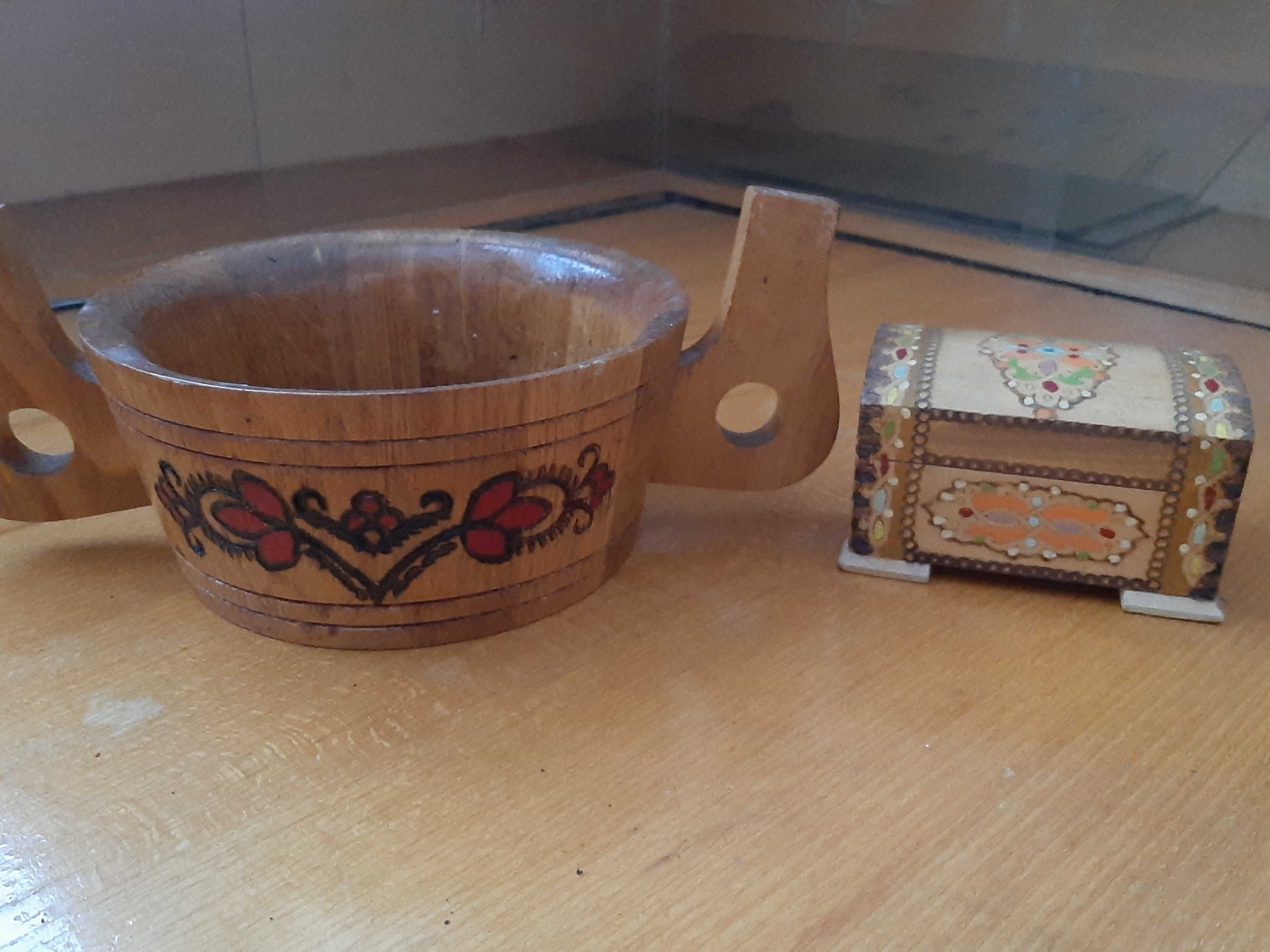 дървена кашпа за цвяте и кутиика за бижута