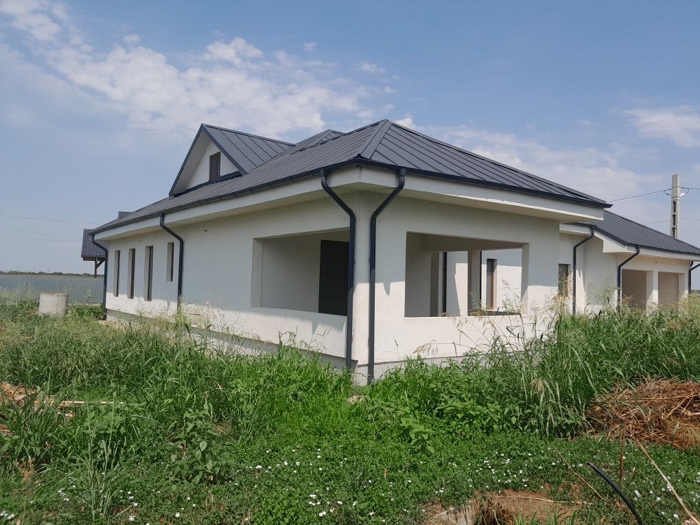 Casă de vânzare în satul Cazasu, jud.Braila,  str.Orhideelor, nr.15