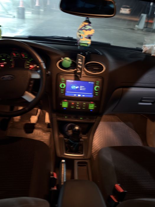 Vand Ford Focus 1.6 2006 benzina