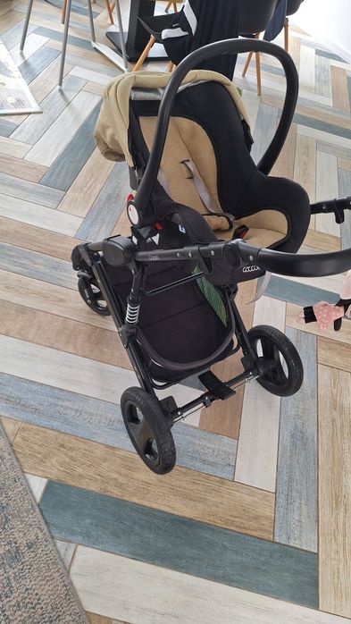 Carucior cu landou si scoica