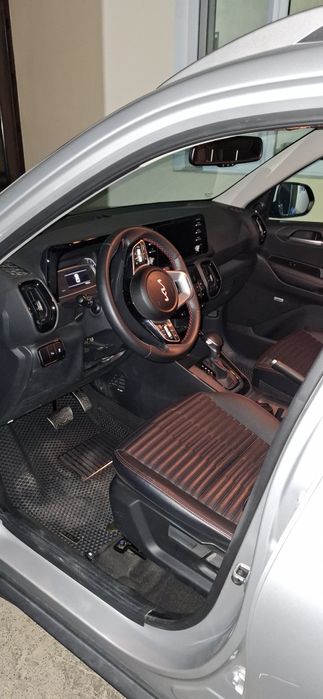 Продам киа сонет 2024 года пробег 11000