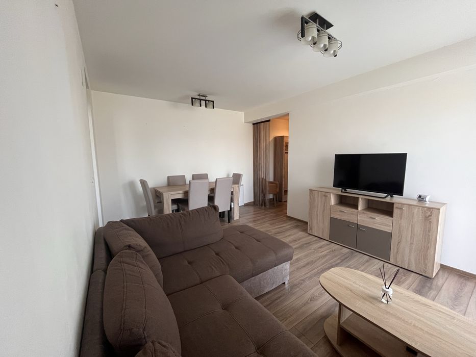 Vand apartament cu 2 camere cu curte in Giroc