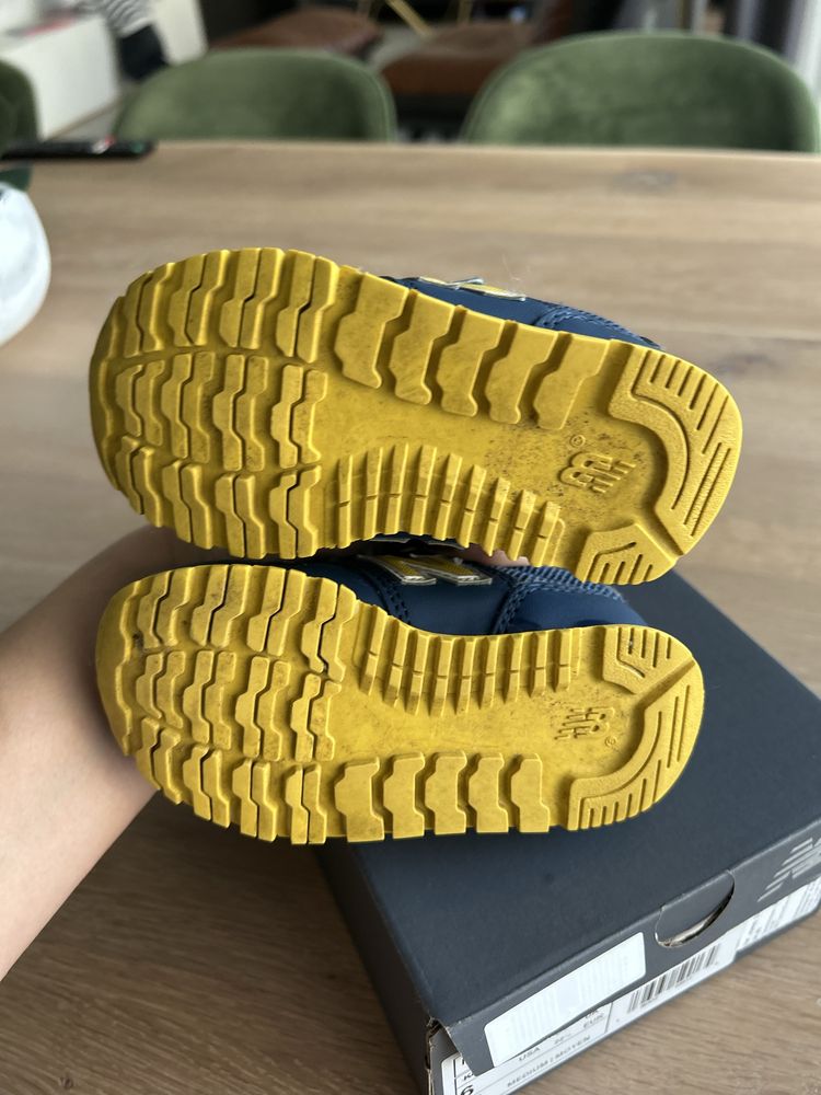 Маратонки New Balance размер 22,5