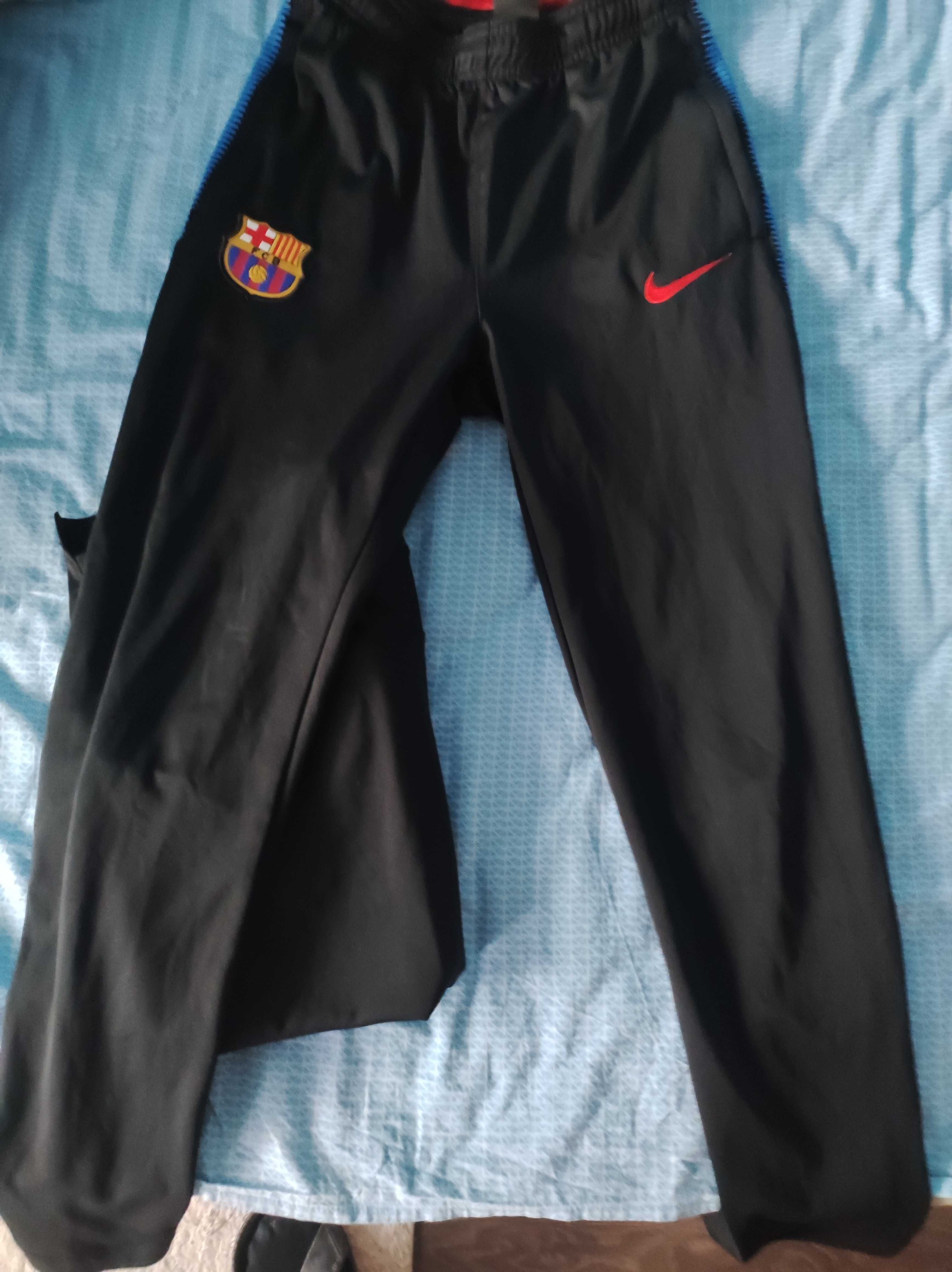 Оригинален Барселона nike екип (12-13години)