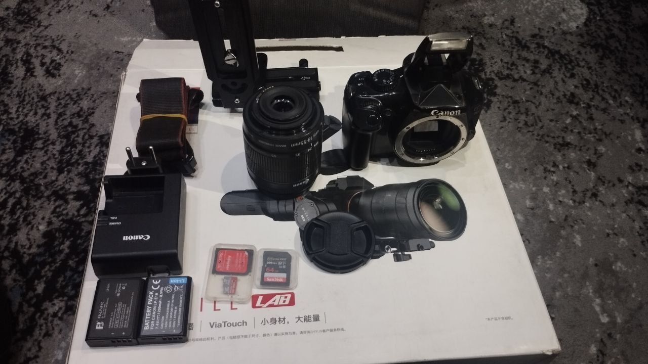 Foto kamera Canon 1100D va Ronin komplekt