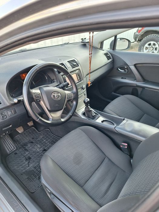Toyota avensis t27