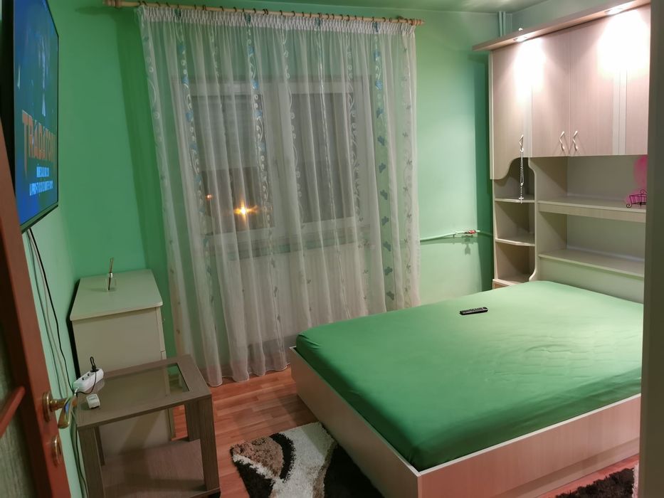 Închiriez apartament 2 camere decomandat – zona Nufărul, etajul 2
