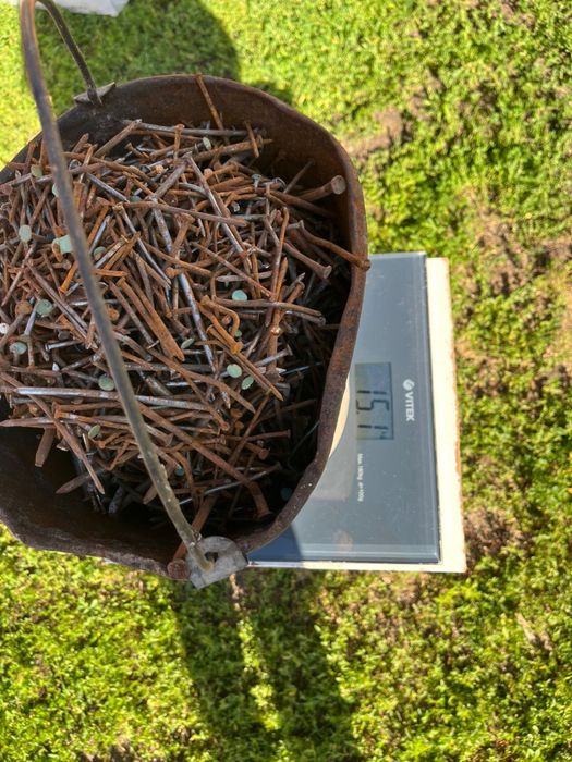 Продам гвозди 15 кг в отличном состоянии