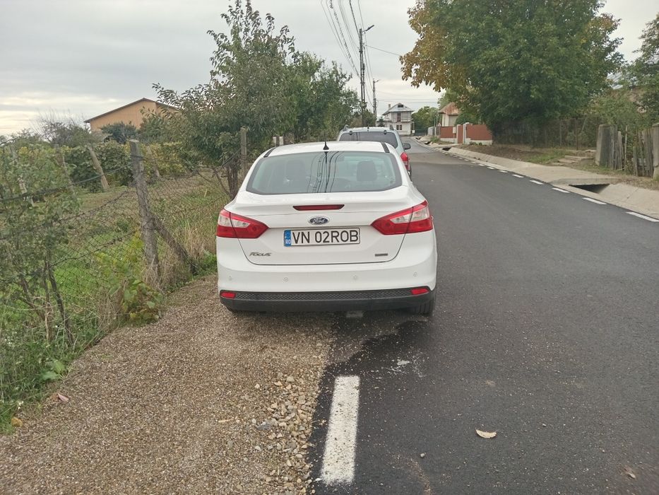 Vand Ford Focus , in stare perfecta, multiple dotari,4000 euro