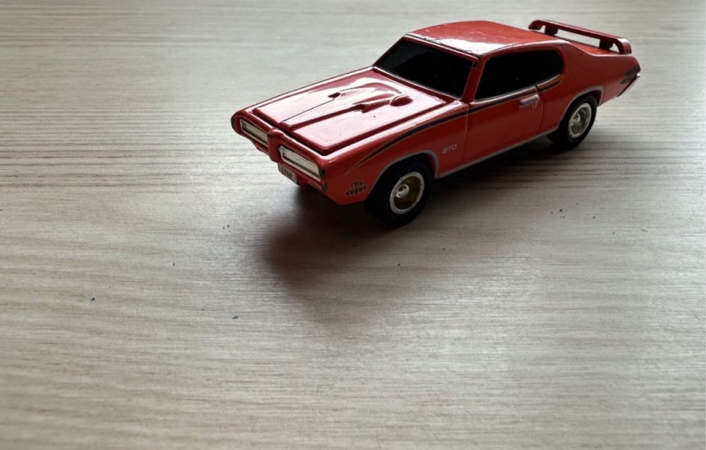 Machete auto 1/60 Johnny Lighting