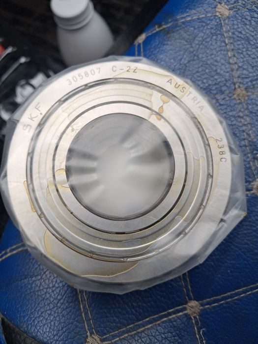 Подшипники новые в упаковке.