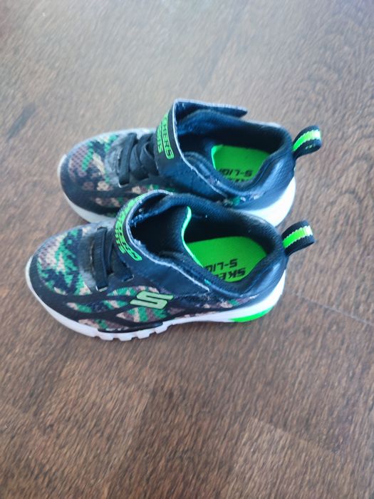 Skechers lumini mărime 23