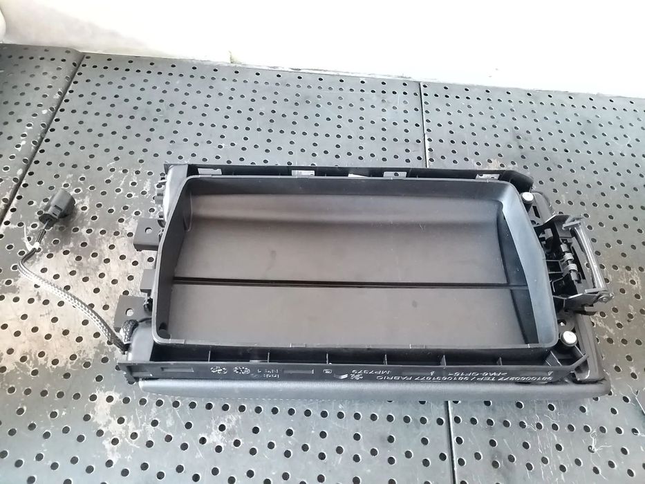 Capac piele cotiera peugeot 5008 2 9810060277 9810631877