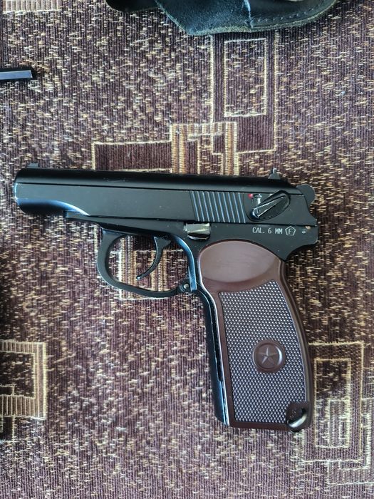 Pistol airsoft Makarov FULL METAL CU RECUL