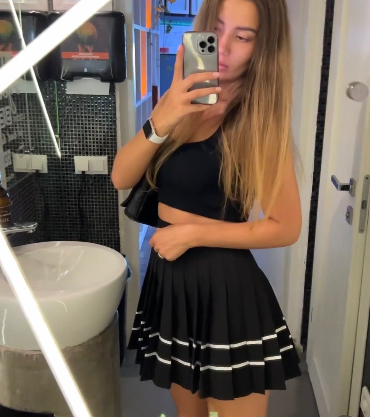 Много красива пола