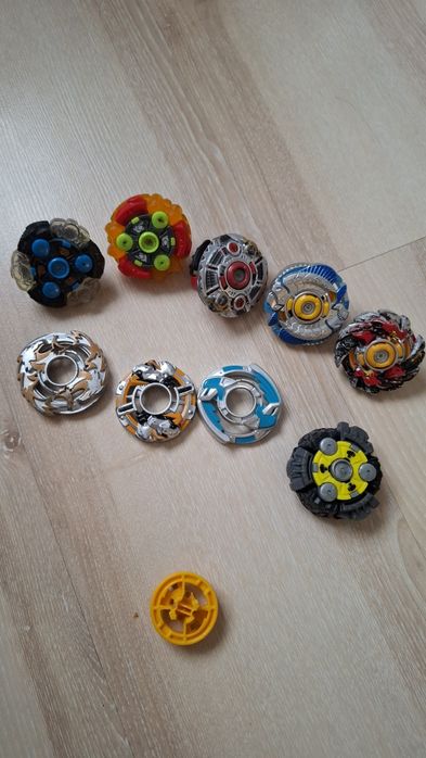 BeyBlade/battle strikers