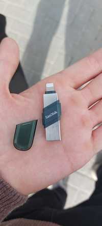 Fleshka SanDisk 256gb