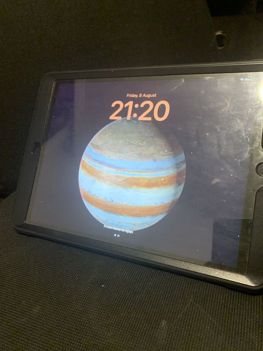 Ipad седмо поколение с калъф и протектор