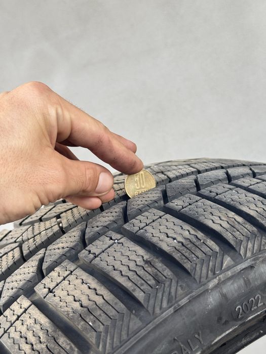 235/35 R19 Sailun Iarna