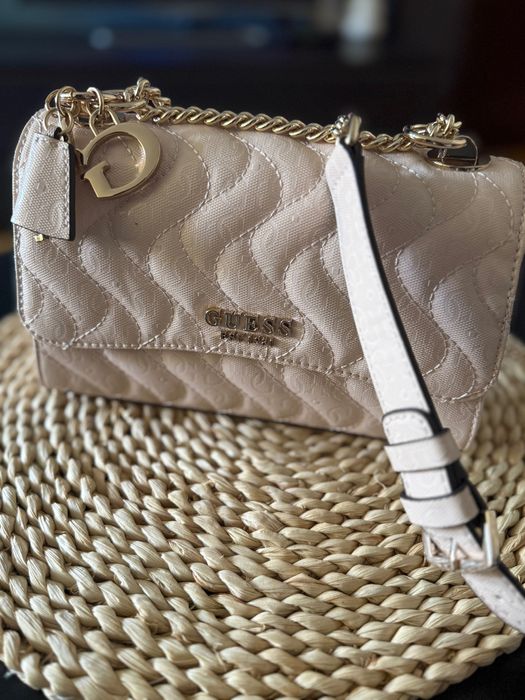 Дамска чанта Guess