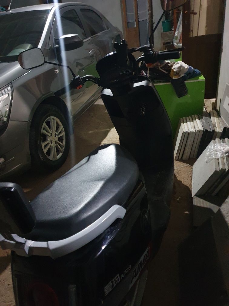 Skuter sotiladi hali yangi