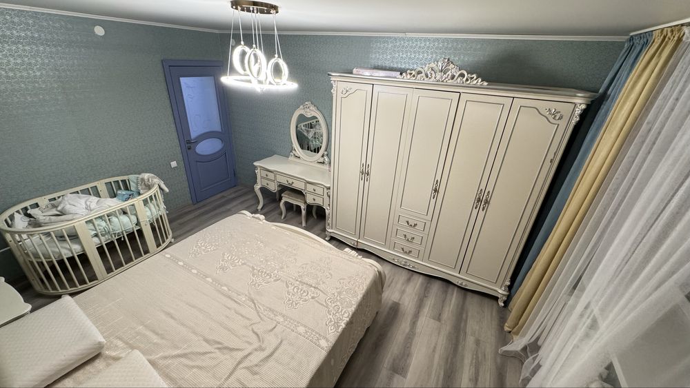 Спальный гарнитур