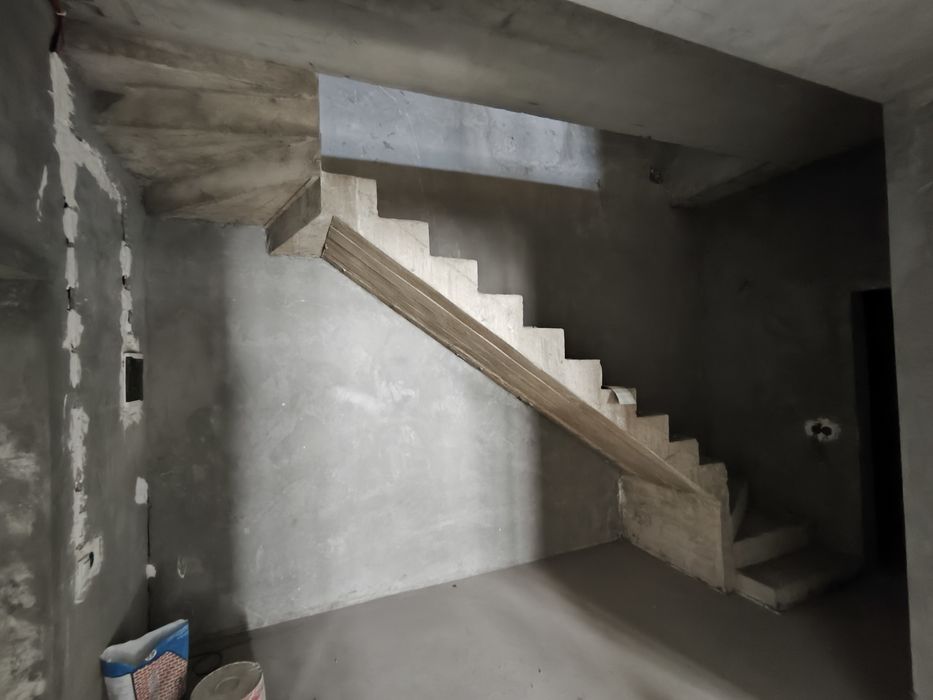 Продаю свою 5 комнатную квартиру, дуплекс.