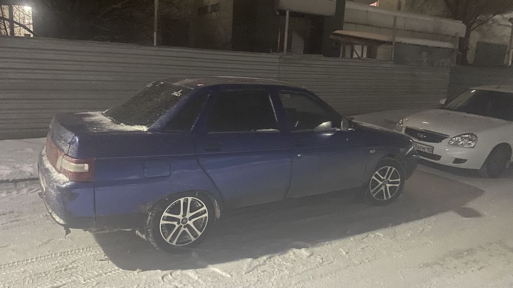 Ваз 2110 16 кл 2002 года  продоётся срочно