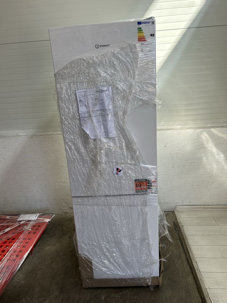 indesit inks 1361 W4E1