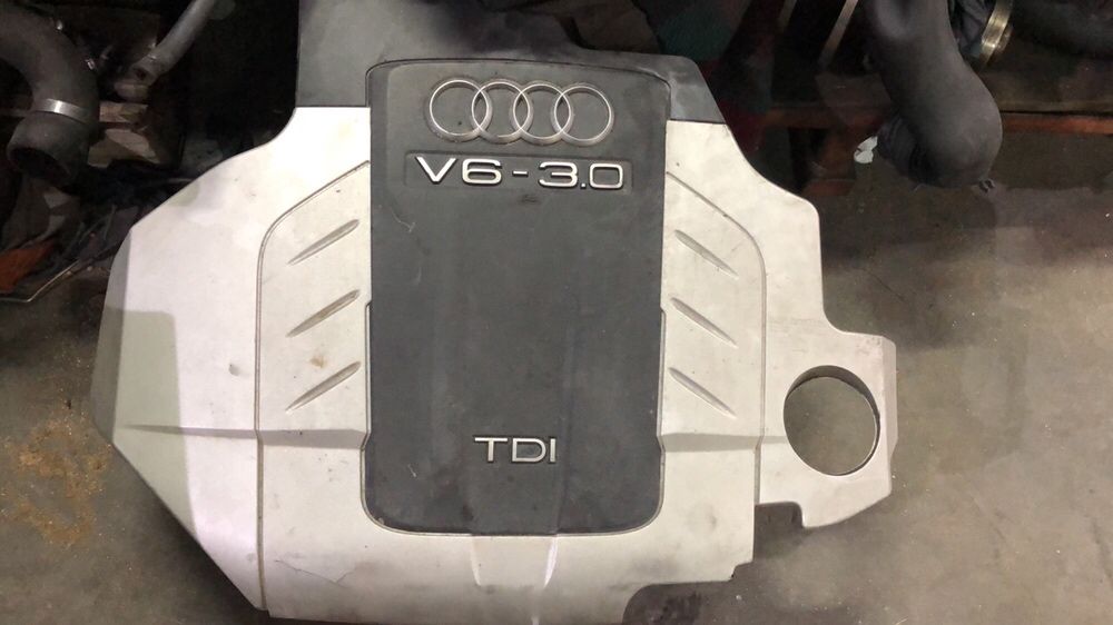 Капак за двигател 3.0тди TDI Audi Ауди А6 а4 Q7 A6 A4 A8