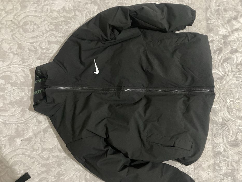 Nike куртка,новый
