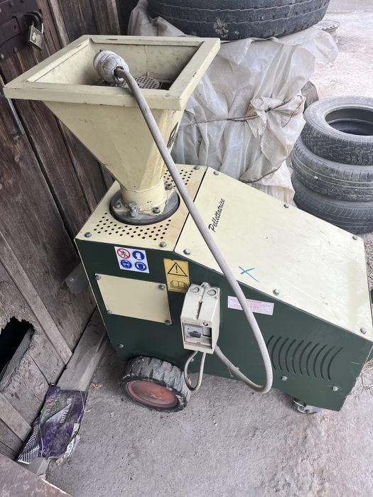 Vand masina peleți sau schimb cu utilaje agricole