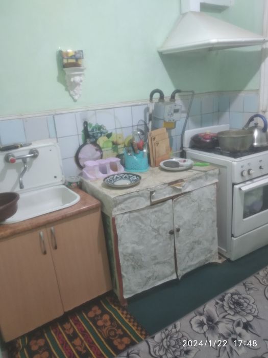 Ijaraga kvartira bor 1 xonali joylashgan joyi zo'r manzil Kafe bahor