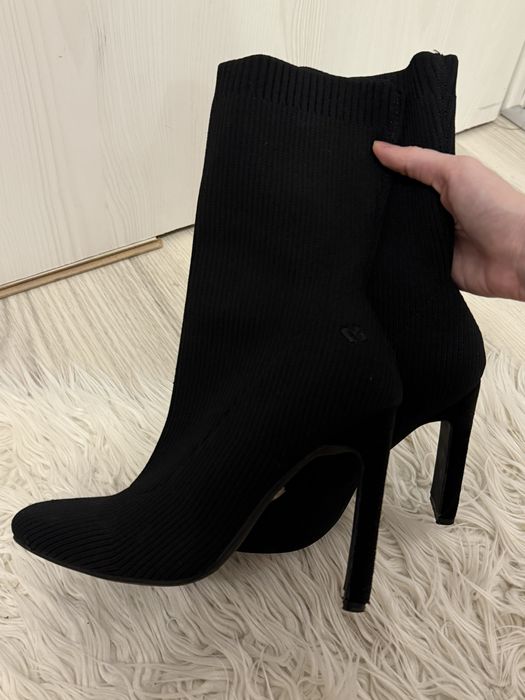 Черни зимни боти