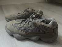 Vând Yeezy 500, Noi cu eticheta