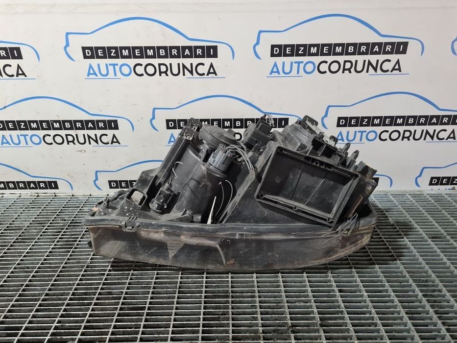 Far Dreapta Volvo XC90 Facelift 2002 - 2006 SUV 4 Usi (972) Fara xenon 30784152