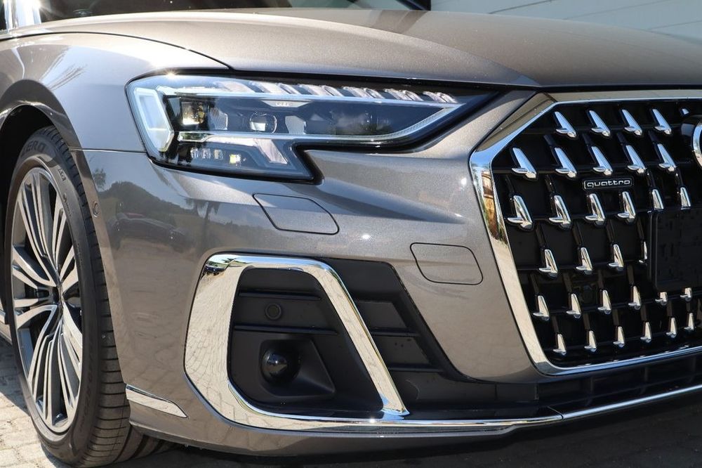 Audi a8  5.0 TDI Quattro Hibrid 02