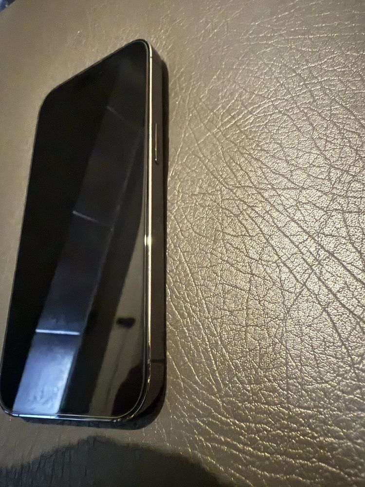 iPhone 14 pro - заключен с iCloud