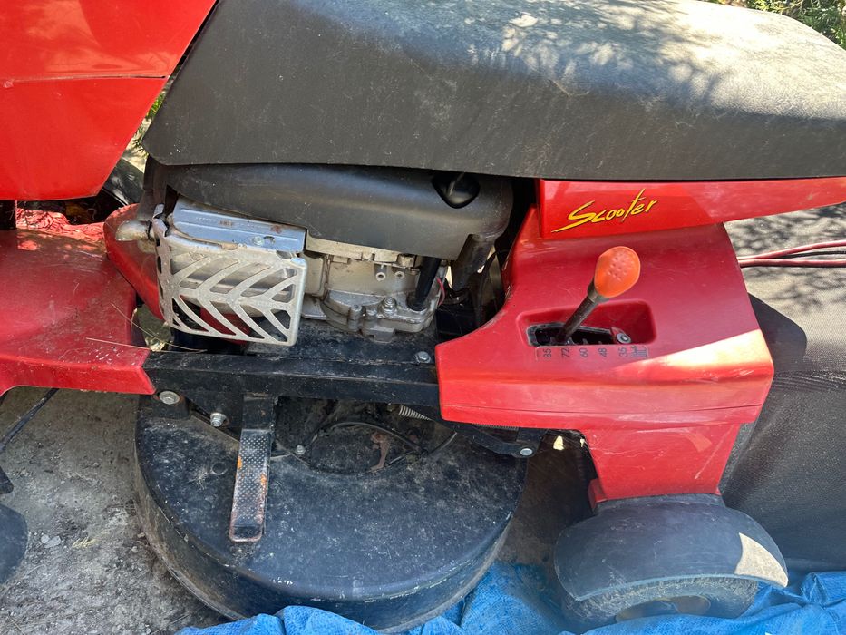 Tractoras gazon cutie 3+1 viteze  stare perfectă import Germania