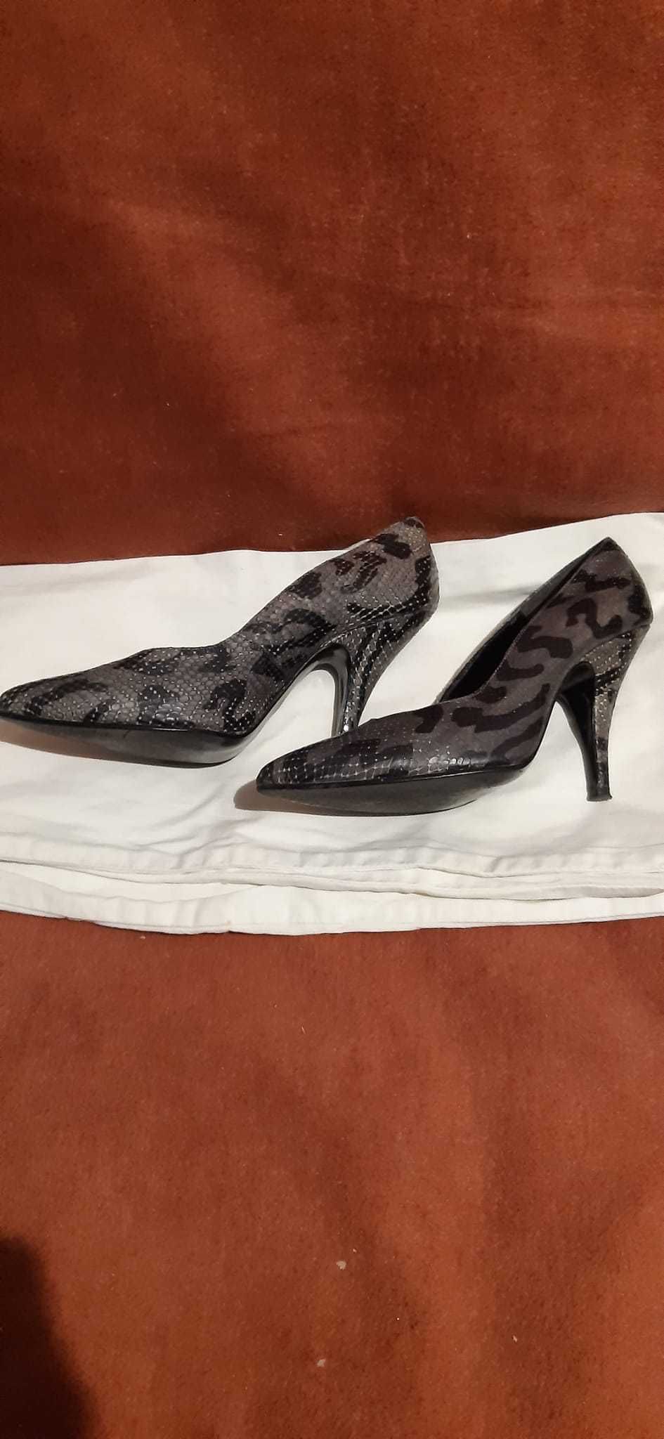 Pantofi eleganti