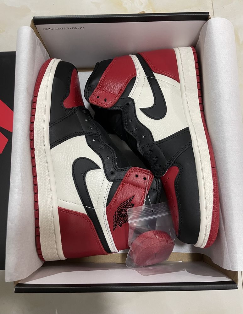 Air Jordan 1 Retro High Bred Toe