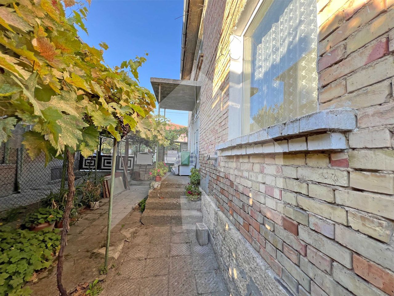 Продава се Етаж от къща в Нови пазар - 110 кв.м за 510 €/кв.м - Снимка #17