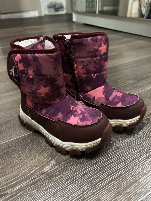 Продам зимнюю детскую обувь на девочку
